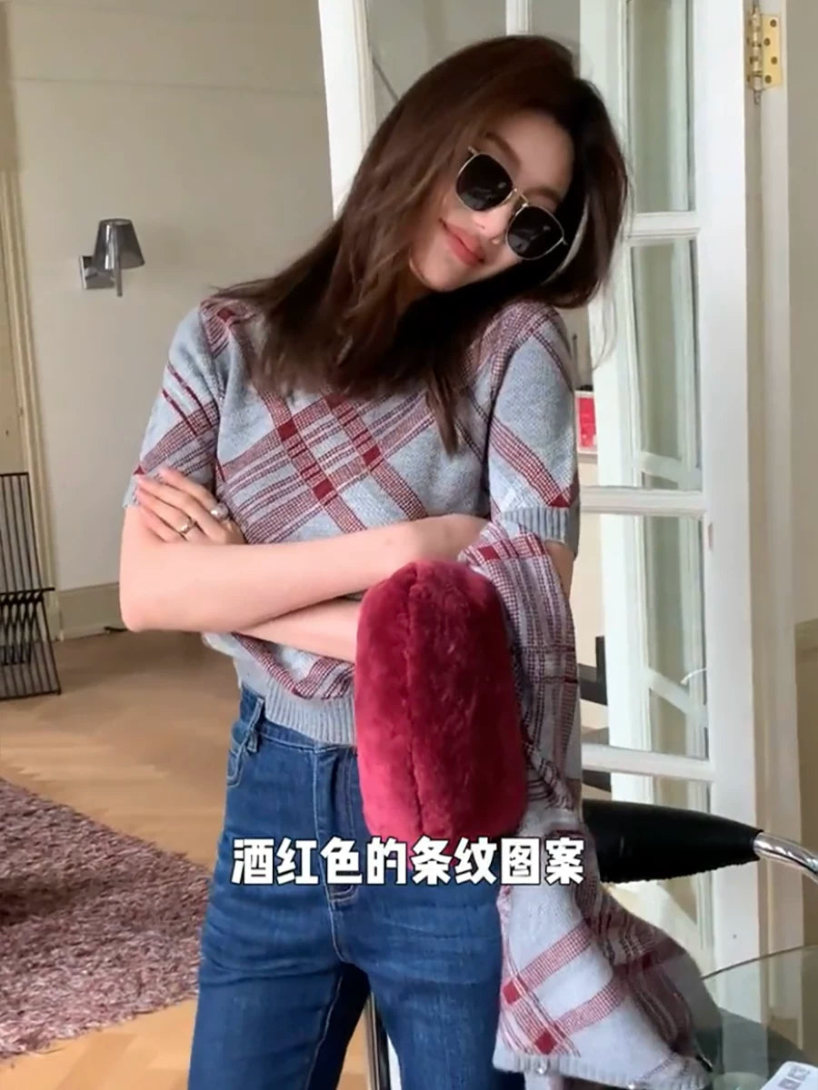 Gündəlik və rahat iki hissəli dəst, 2025-ci ilin erkən yaz yeni rəngli bloklu dama-dama toxunmuş hırka qısaqol top dəsti