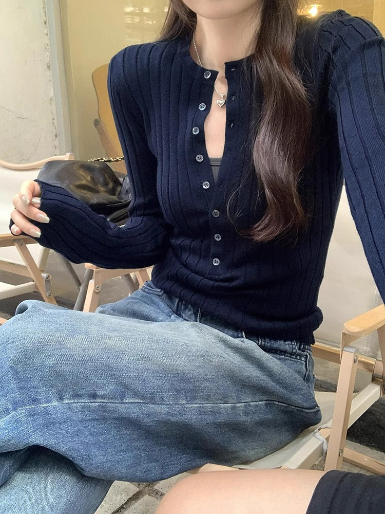 Fransız üslubunda yüksək keyfiyyətli qırmızı toxunma alt qatlı üst hissə, qadın payız və qış üst geyim dizaynı, incə formalı qısa sviter