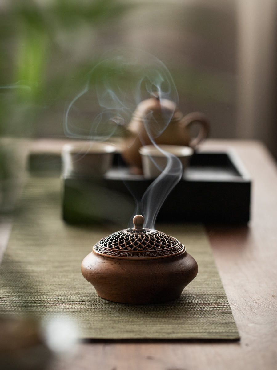 Qoz ev qapalı buxur yandırıcı bərk ağac çay mərasimi səndəl ağacı agarwood buxur yandırıcı disk buxur burner ağcaqanad rulon qabı tel buxur yandırıcı