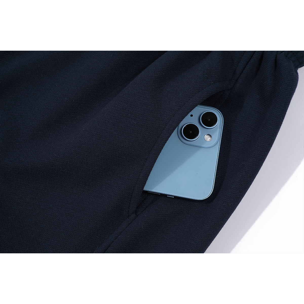 Bu ilin dəbli, gündəlik idman geniş ayaqlı qadınlar üçün şalvarları payız üçün mükəmməldir. Onlar zərif, şık və arıqladıcı bir abu-hava yayır.