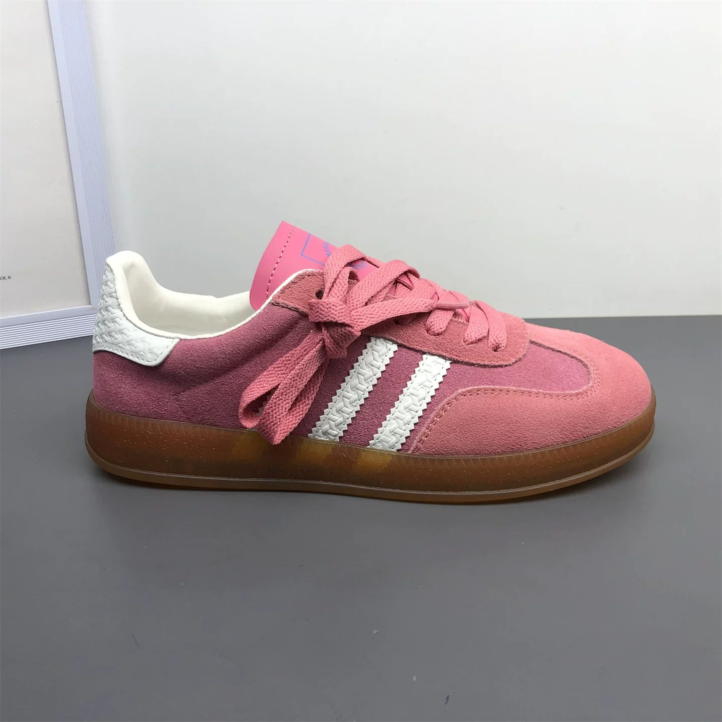 Women's shoes at discounted prices: German training shoes, genuine leather sneakers, new spring and fall casual shoes, women's suede cowhide Birken shoes, single shoes.