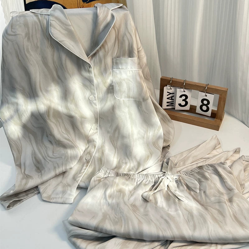 Döş yastiqciqları ilə yüksək keyfiyyətli ipək pijama dəsti, Victoria yüngül dəbdəbəli ev geyimi, ən yaxşılar üçün hədiyyə qutusu