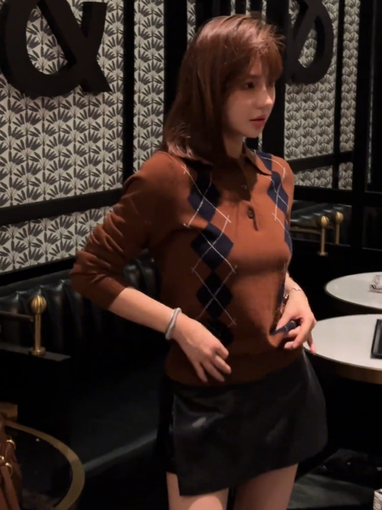 Qadınlar üçün incə, yaraşıqlı, isti və çoxfunksiyalı toxunma polo köynək, erkən payız və qış üçün idealdır. Fransız retro argyle yun top.