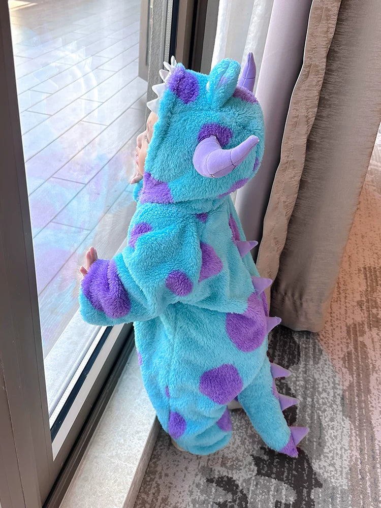 Körpə alt paltarları, payız və qış geyimləri, payız geyimləri, bədheybət və gülməli payız və qış açıq hava geyimləri, yeni doğulmuş körpə qış geyimləri, tuflilər