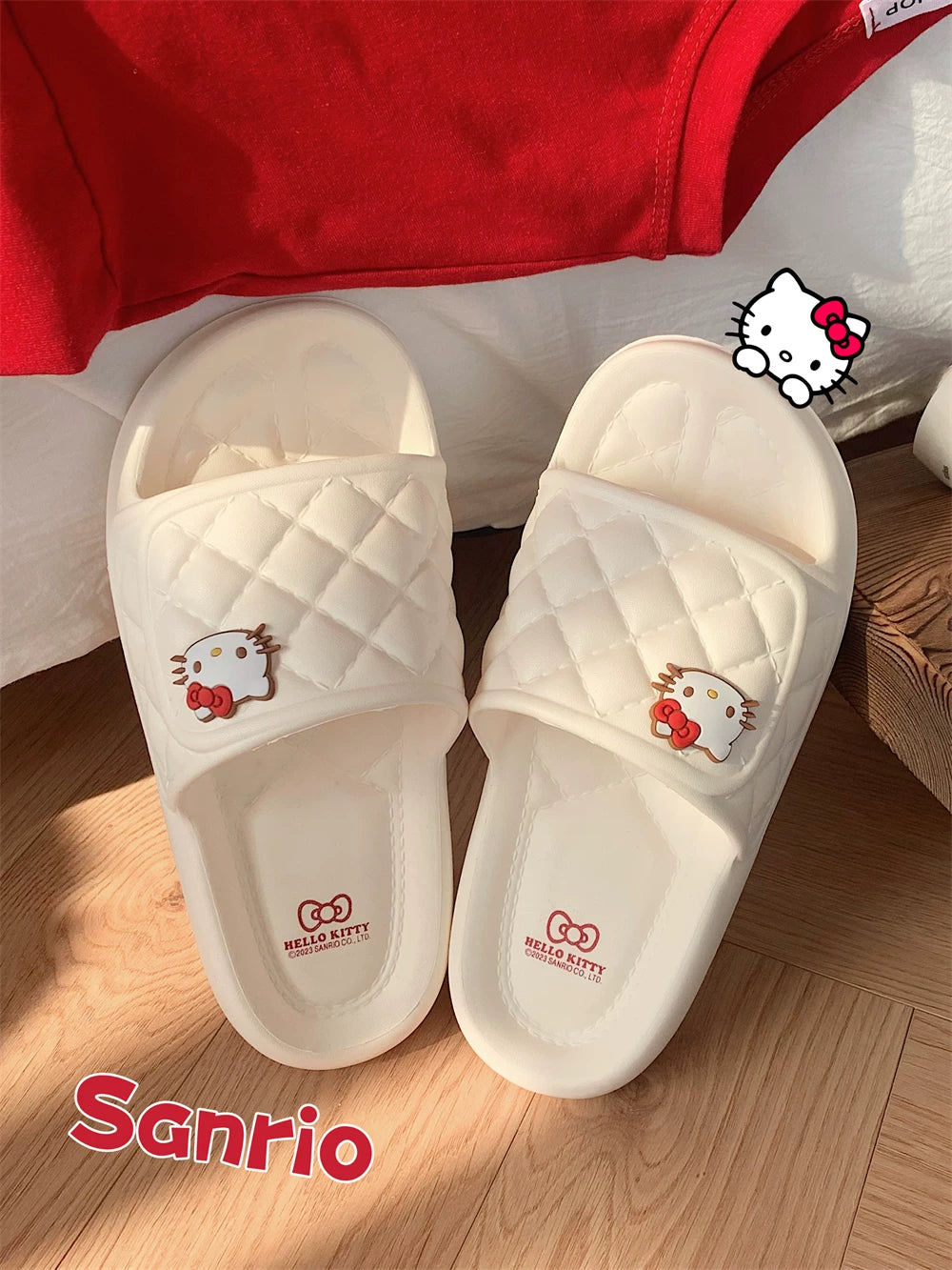 Nazik Sanrio terlikləri IP birgə Hello Kitty terlikləri sürüşməyə qarşı EVA yumşaq dibli ev ayaqqabıları qadınlar üçün yay