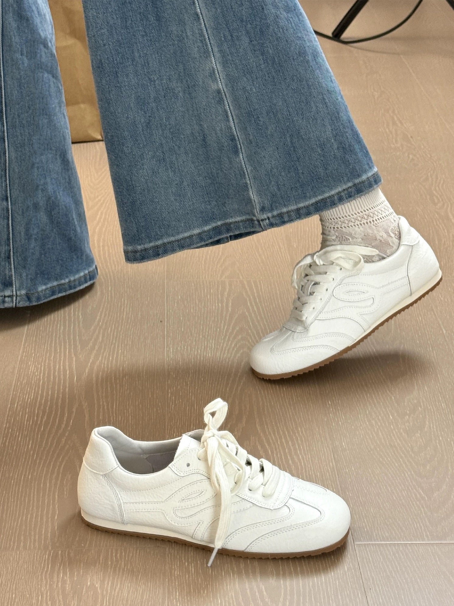 Qadınlar üçün retro ağ idman ayaqqabıları, 2025-ci ilin yeni payız modası, çox yönlü yumşaq dabanlı Argande məşq ayaqqabıları, yüngül gündəlik idman ayaqqabıları.