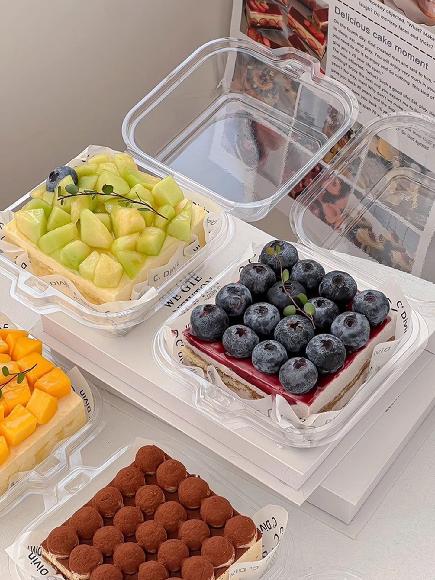 Şəffaf tiramisu qablaşdırma qutusu bento tort qutusu mus kublara kəsilmiş desert çörəkçilik xəmir qablaşdırma qutusu