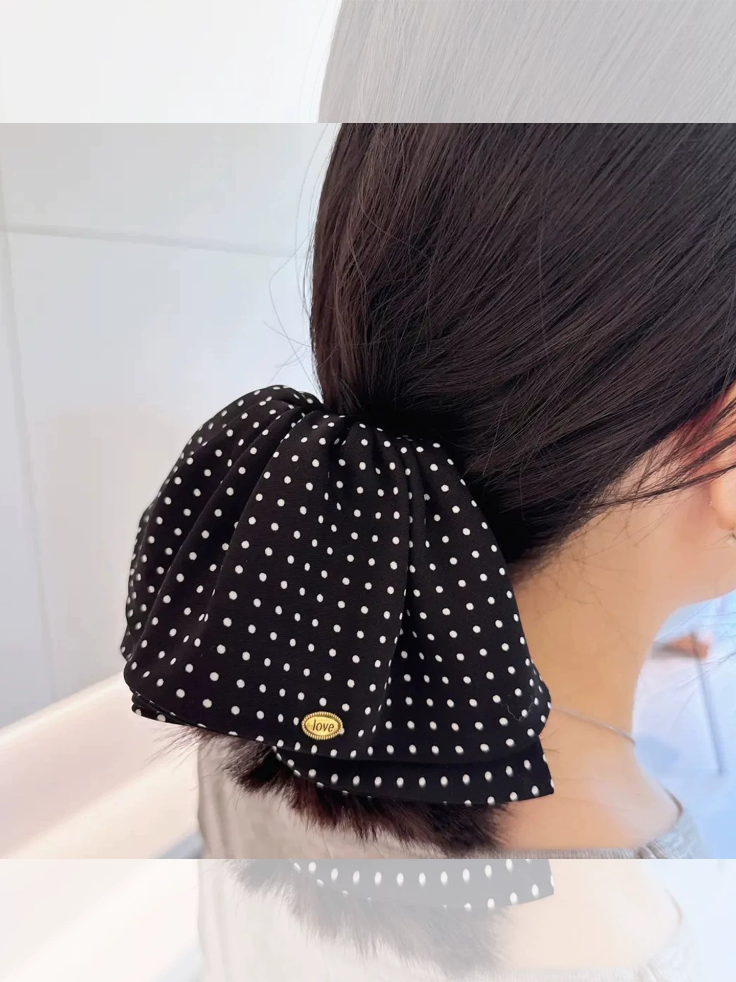 Yüngül lüks üslublu polka nöqtəli mini yubka saç klipi at quyruğu klipi 2025 qadınlar üçün yeni yüksək səviyyəli tam arxa baş tutma klipi