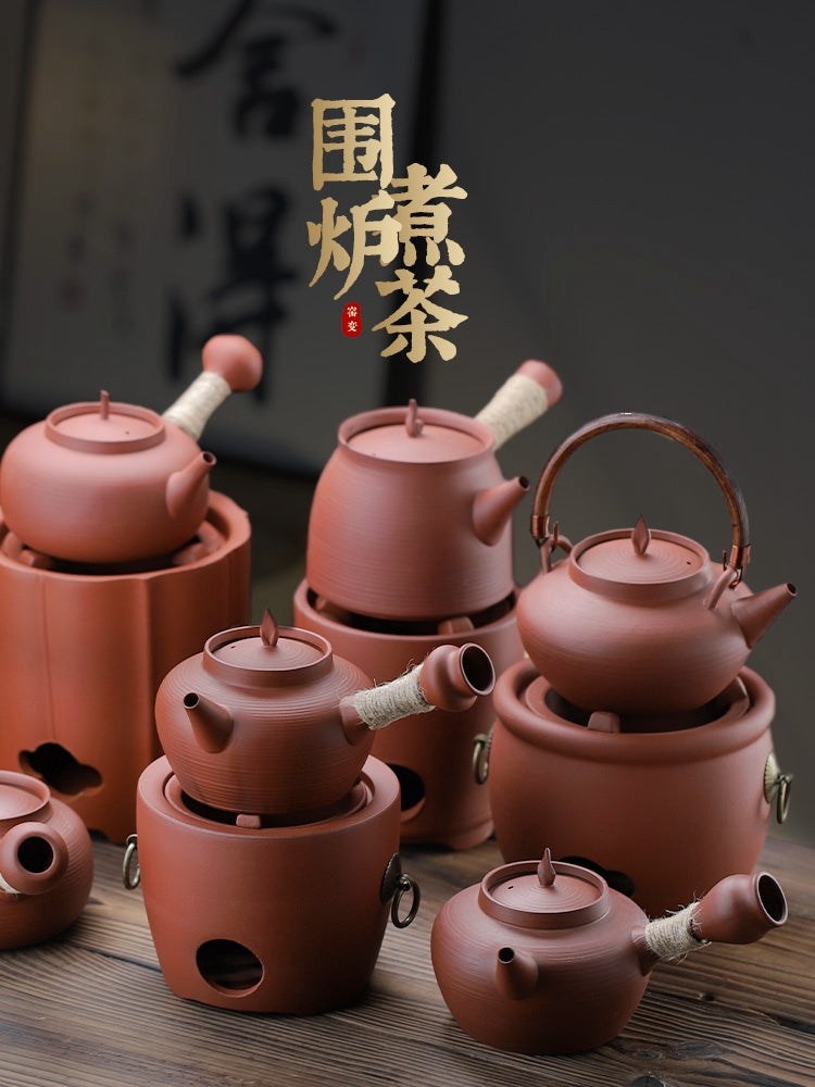Bənövşəyi qumlu gil soba, sobanın ətrafında çay dəmləmə qabları, Çin çaydanlarının tam dəsti, Chaozhou kömür sobaları, çay sobaları, çaydanlar, kömür sobaları