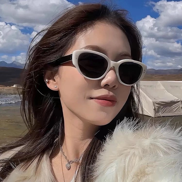 Dayuanjia Günəşli Koreya versiyası retro yeni pişik gözü günəş eynəyi qadınların dəbli günəş eynəyi yüksək səviyyəli yaz və yay günəş eynəyi