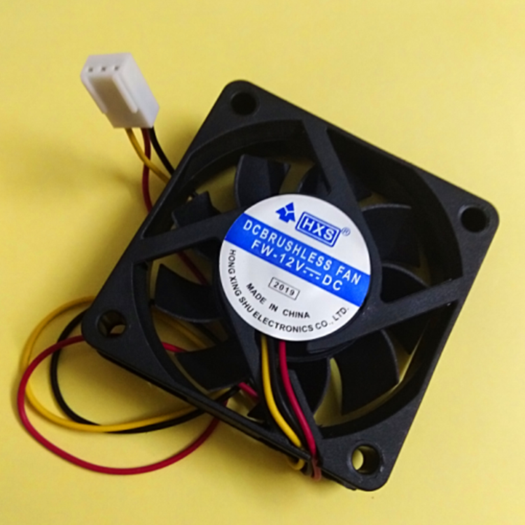 Kompüter CPU Bensan radiator 370 fan P3 yağ podşipnik 6015 kiçik 3P üçxətli bərabərtərəfli 6sm 12V səssiz