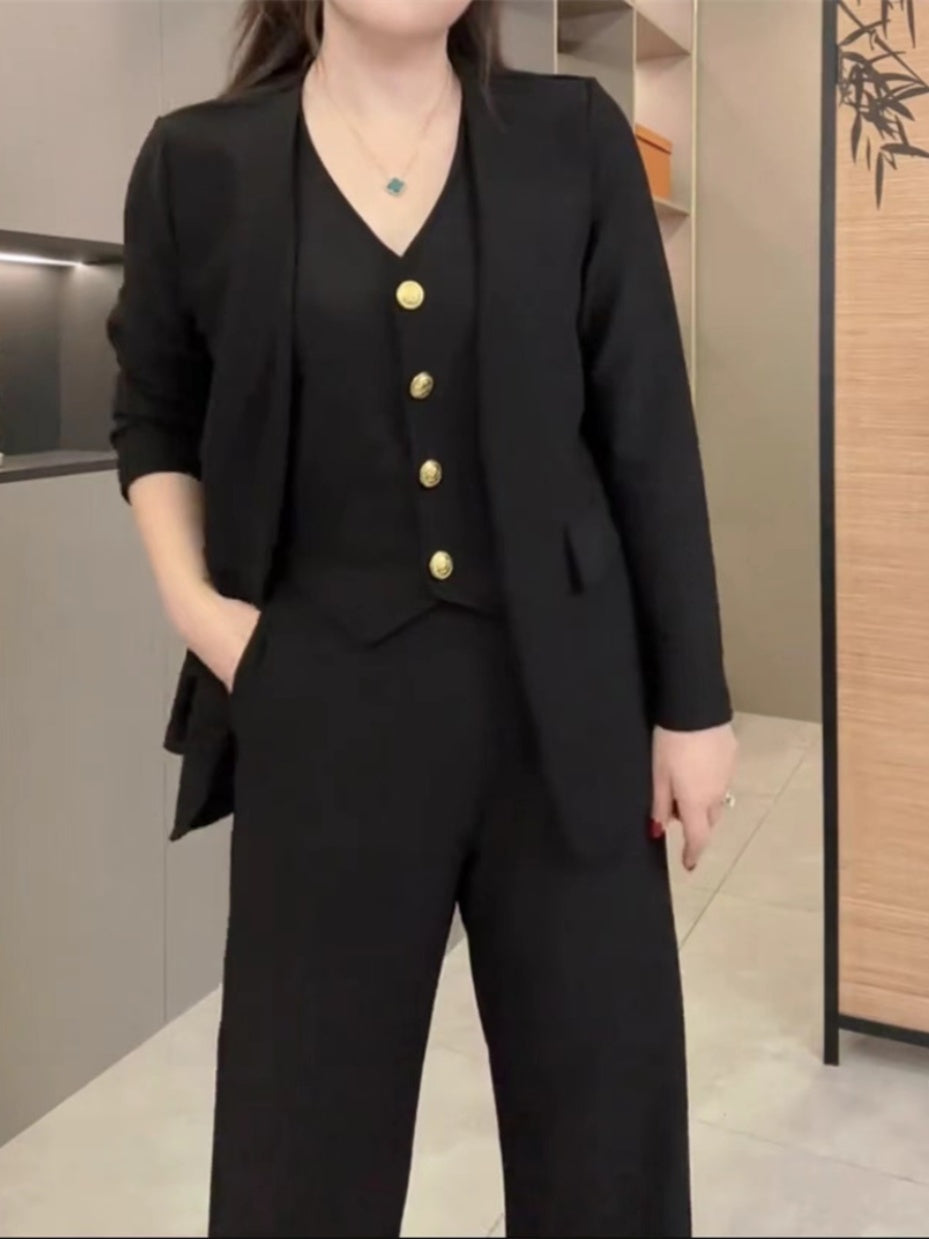 Women's oversized elegant V-neck vest and pants, two-piece suit set.
