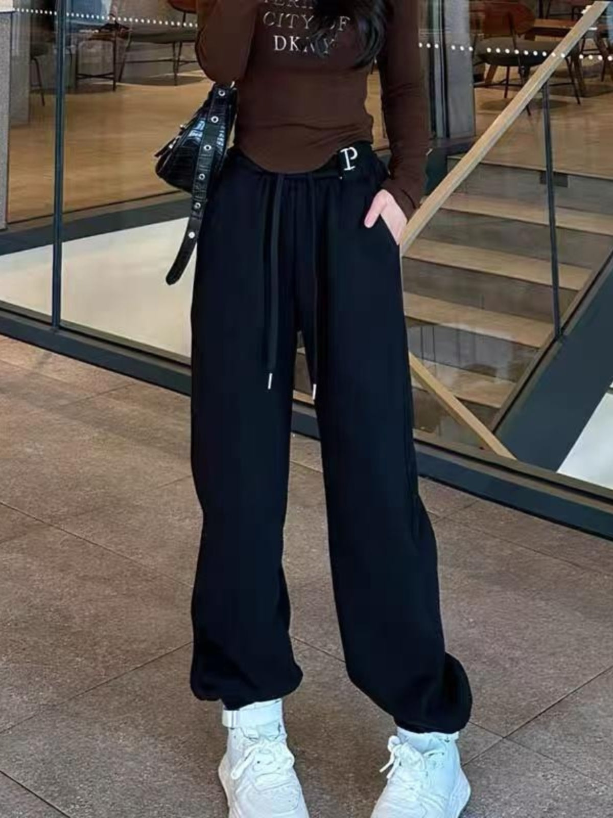 Böyük Ölçülü Qadın Şalvarı Avropa Stilində 2026 Qış Yeni Gəliş Elastik Bel Yun Astarlı P Hərfli Naxışlı Konfet Rəngli İdman Şalvarı