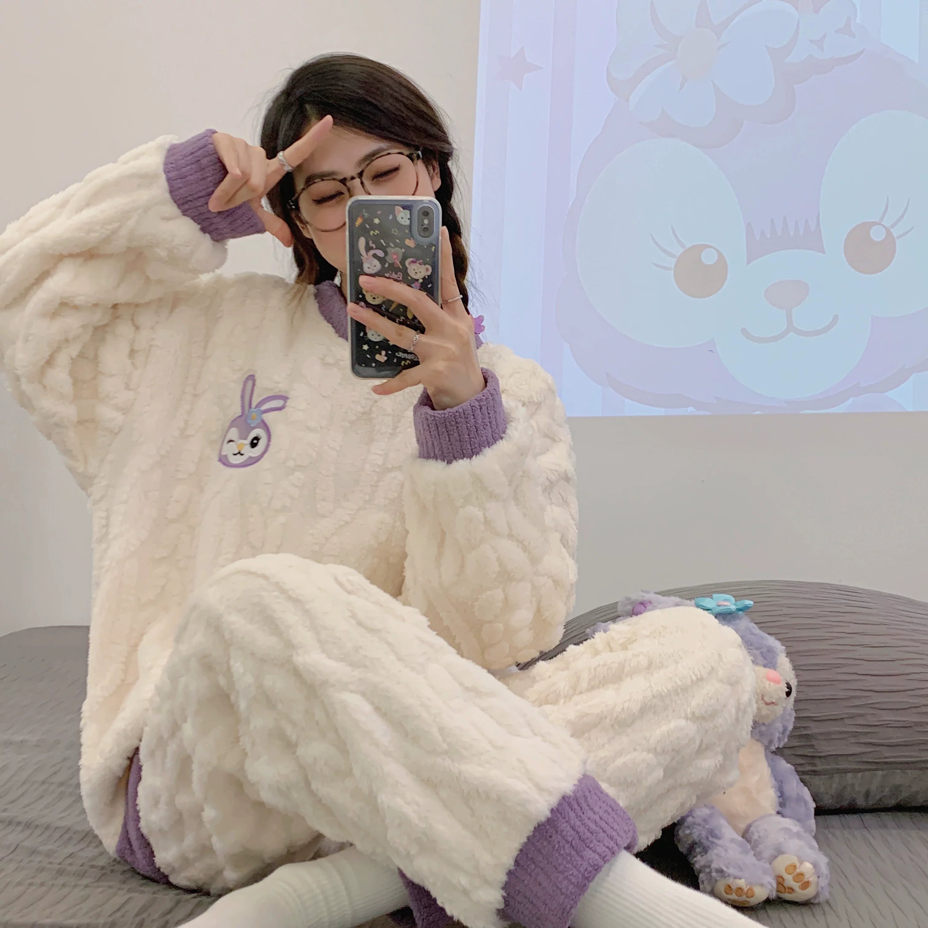 Cizgi filmi boz və qara pişik qış yeni mərcan yunlu pijama qadın yun astarlı və qalınlaşmış tələbə flanel ev geyimi xarici geyimlər