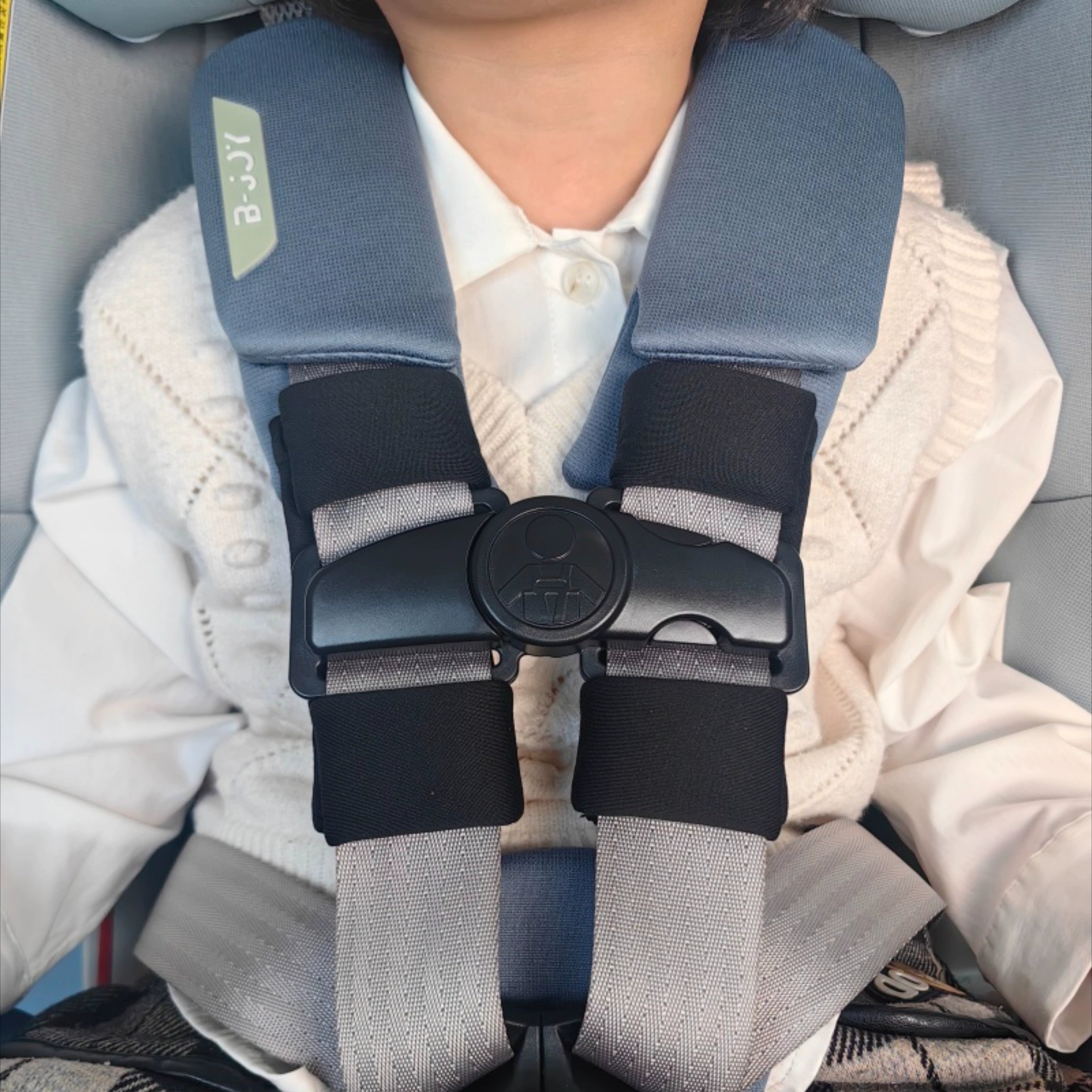 Uşaqlar üçün Avtomobil Oturacaqları Döş Tokası Təhlükəsizlik Kəməri Saxlayan Toqqa Körpə Sərbəst buraxılmayan Tənzimlənən Kilid Faydalı Qadcet Aksesuarları