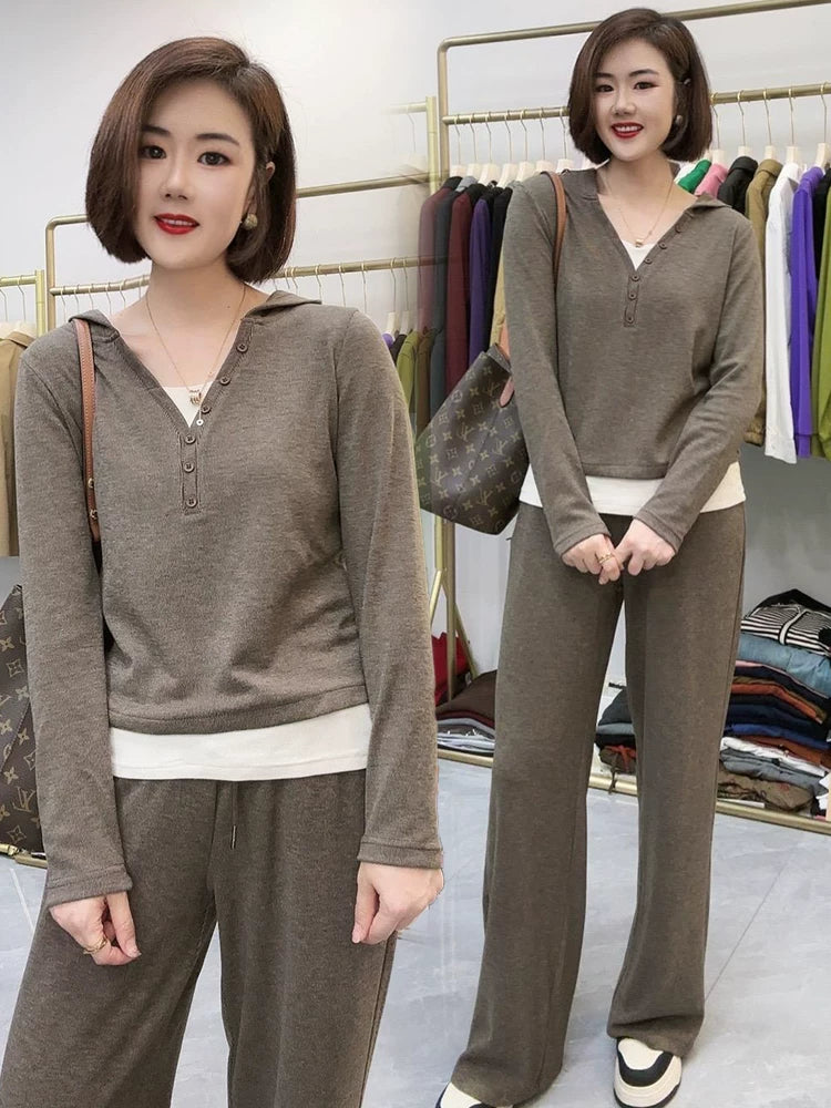 Women's Daily Sports Suit Set, Spring and Autumn 2025 New Style, Middle-Aged Mothers' Clothing, Age-Reducing Fashionable Sweater and Wide-Leg Pants Two-Piece Set