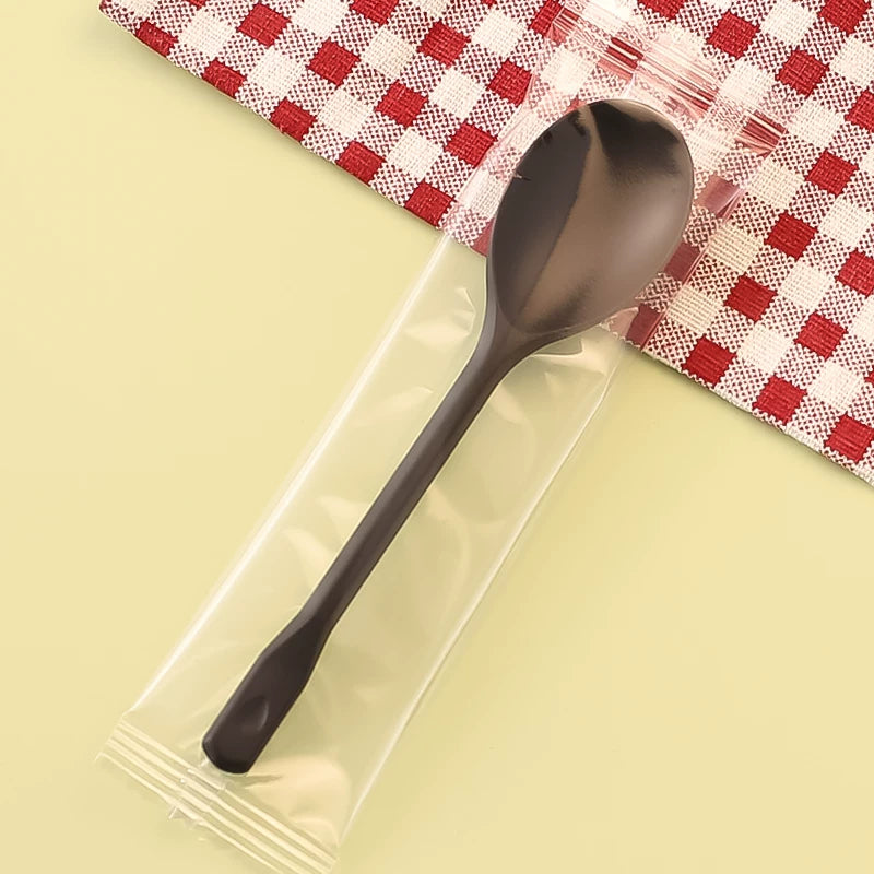 Qədim çay südlü çay qaşığı, birdəfəlik qatılaşdırılmış şaxtalı süd çay qaşığı, meyvə qaşıq desert qaşığı, qabda bişmiş düyü qaşığı