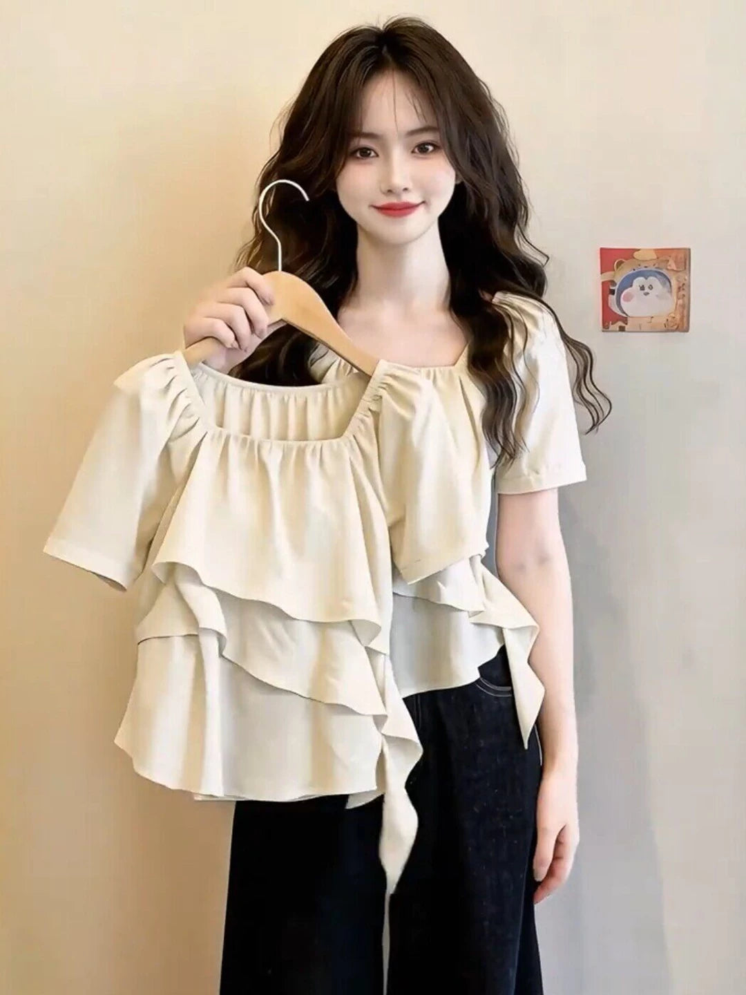 Yüngül dəbdəbəli qıvrımlı kvadrat yaxalı qısaqol köynək qadınlar üçün yay böyük ölçülü yağlı MM dizaynlı dəbli boş arıqlayan top