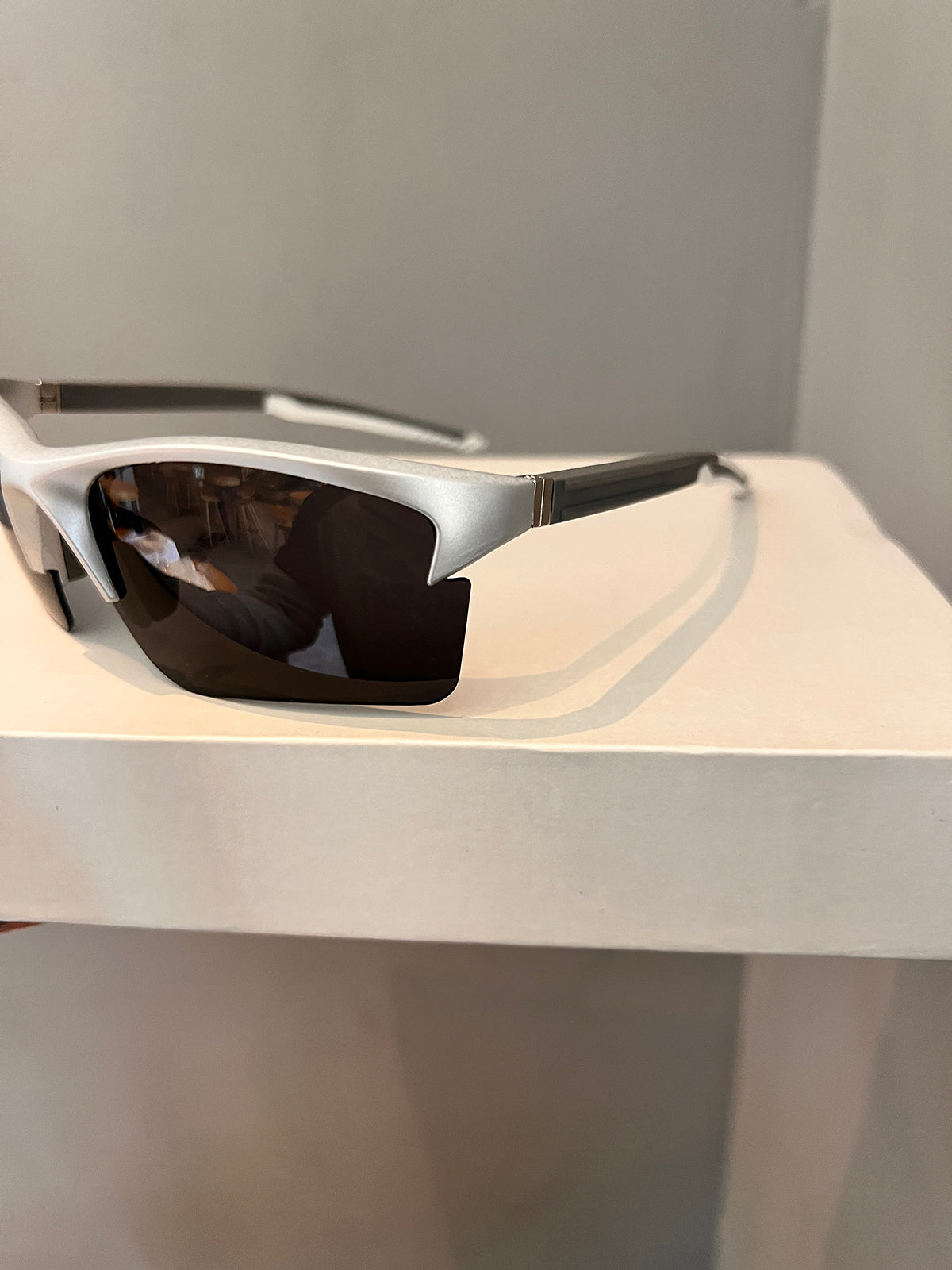 Kişilər və qadınlar üçün moda açıq velosiped eynəkləri, sürücülük üçün xüsusi gün eynəkləri, günəşdən qoruyan UV eynəklər, gümüş günəş eynəkləri, super sərin