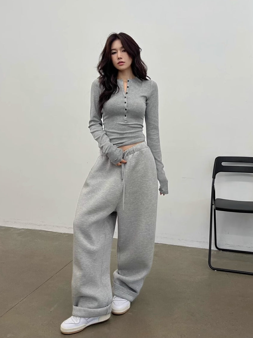 Qadınlar üçün tünd qırmızı V-formalı uzunqol iç köynək, yaz və payız, təmiz pambıqdan, incə oturuşlu, dar oturuşlu, çiyinsiz, qısa top