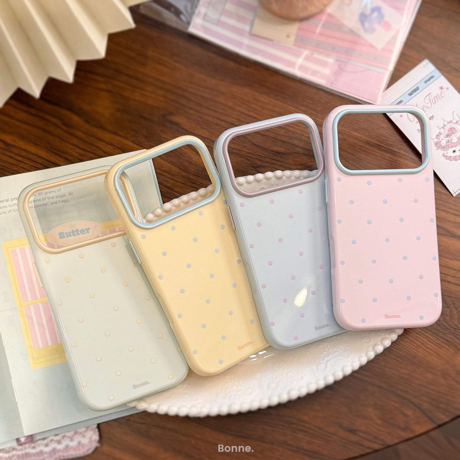 Koreya üslubunda sadə təzadlı rəngli polka nöqtə iPhone17ProMax üçün uyğun Apple mobil telefon qutusu yeni 16 fərdiləşdirilmiş kreativ 15 yüksək səviyyəli niş sevimli qadın modeli ins üslubunda silikon düşməyə qarşı böyük deşik yumşaq qabıq