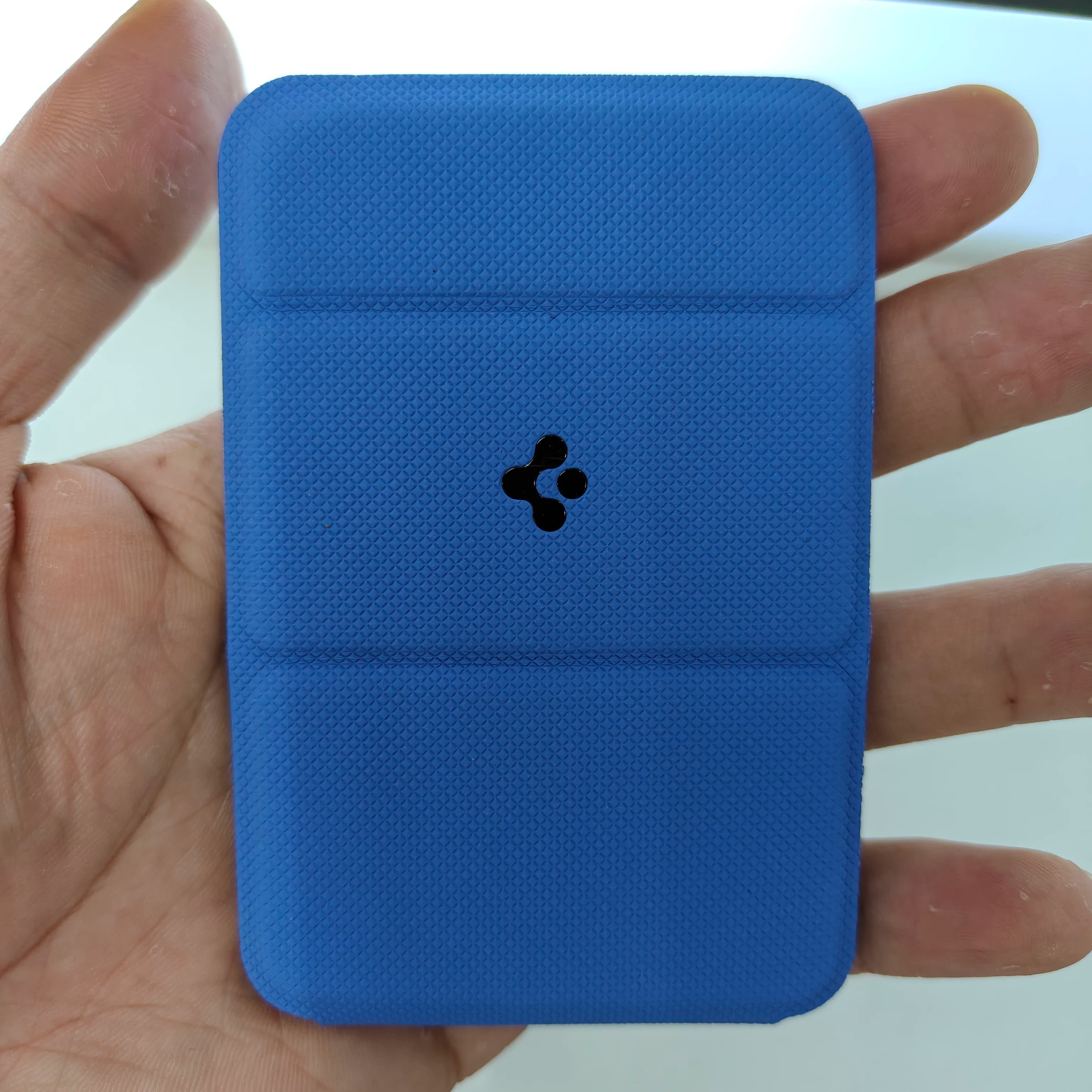 Apple iPhone 16/15/14/13 ilə uyğun Spigen maqnit kart tutacağı/telefon dayağı, portativ arxaya quraşdırıla bilən kart tutacağı.