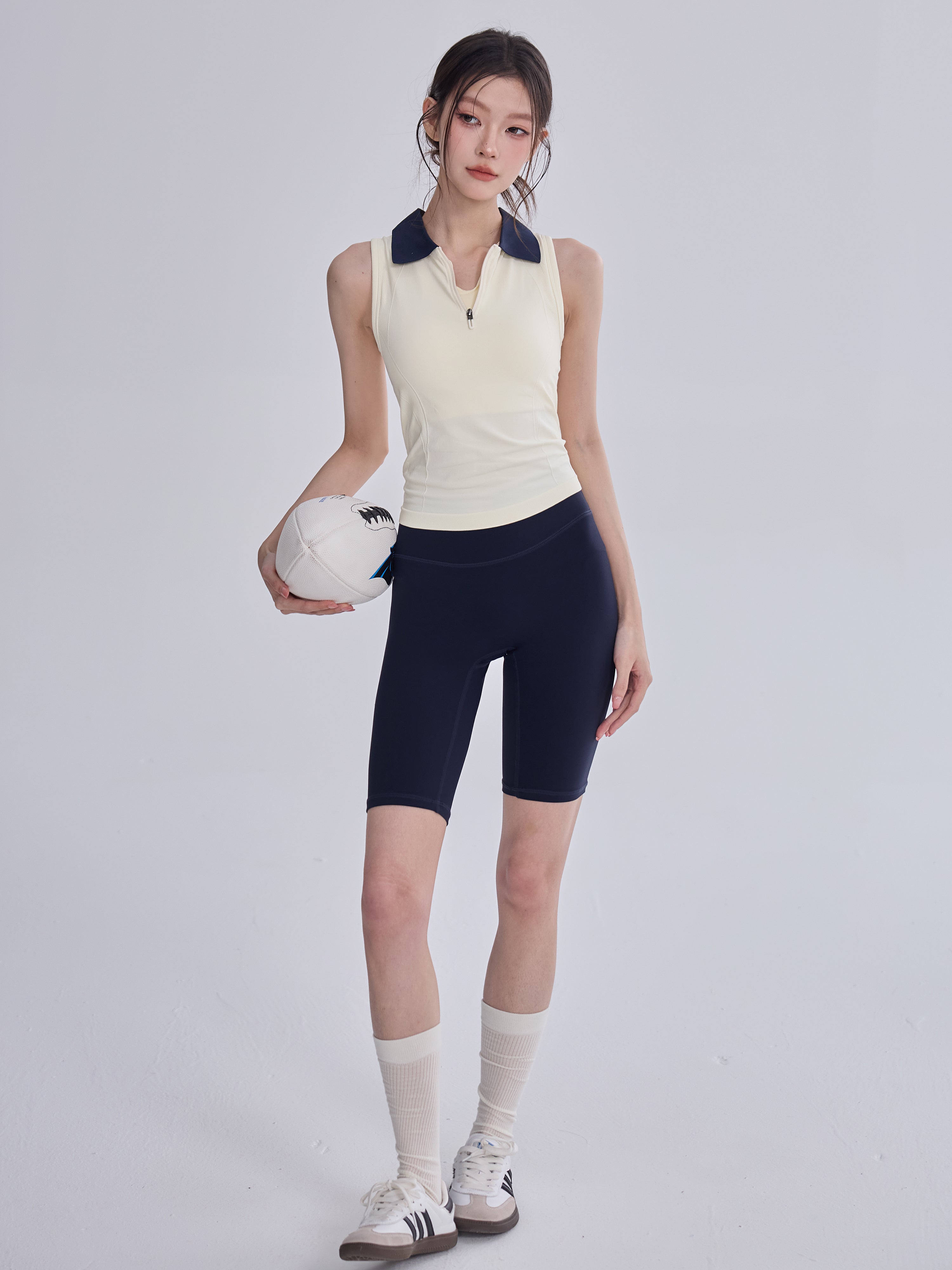 Sinə yastığı ilə qadın fitness jileti Polo yaxası qolsuz arıqlayan tennis idman üstü tez quruyan yoqa velosiped kostyumu yay