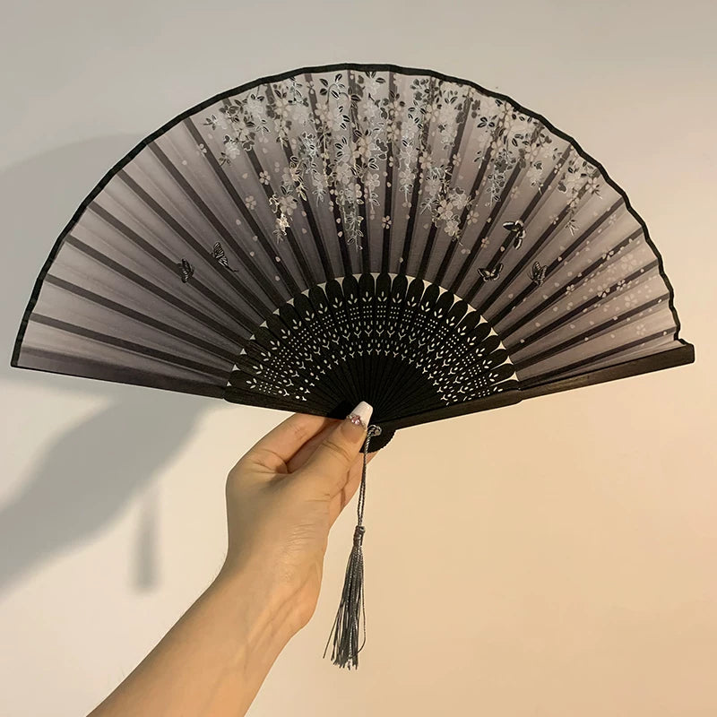 Çin üslubunda qara mürəkkəb rəsm cheongsam fanatı portativ yay antik Çin üslubunda qotaz qatlanan fan portativ Hanfu bambuk fanatı