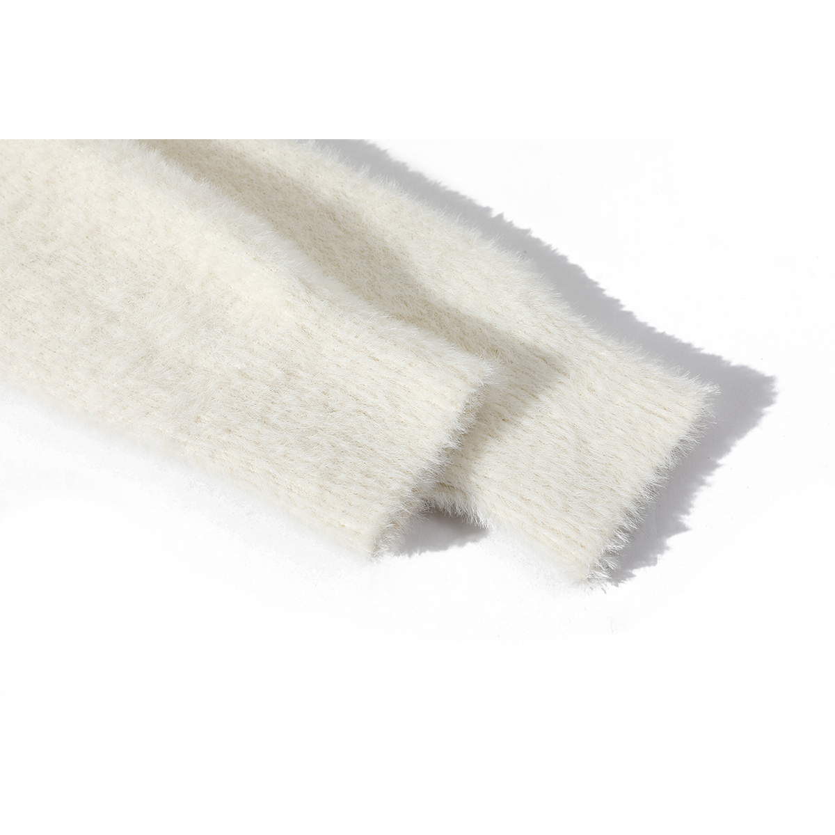 Cholisa-nın bu il qadınlar üçün unikal və gözəl hırka sviteri, payız və qış üçün mükəmməldir, rahat və zərif trikotaj tərzini əks etdirir.