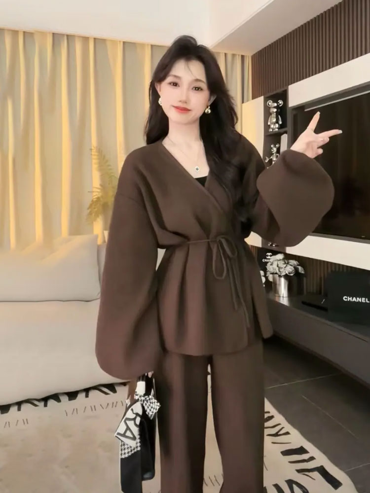 Qadınlar üçün Payız Yeni Stil İki Parçalı Kostyum Dəsti: Yüksək Səviyyəli Dəbli və Gənclik Üçün Gündəlik Şalvar və Trikotaj Sviter