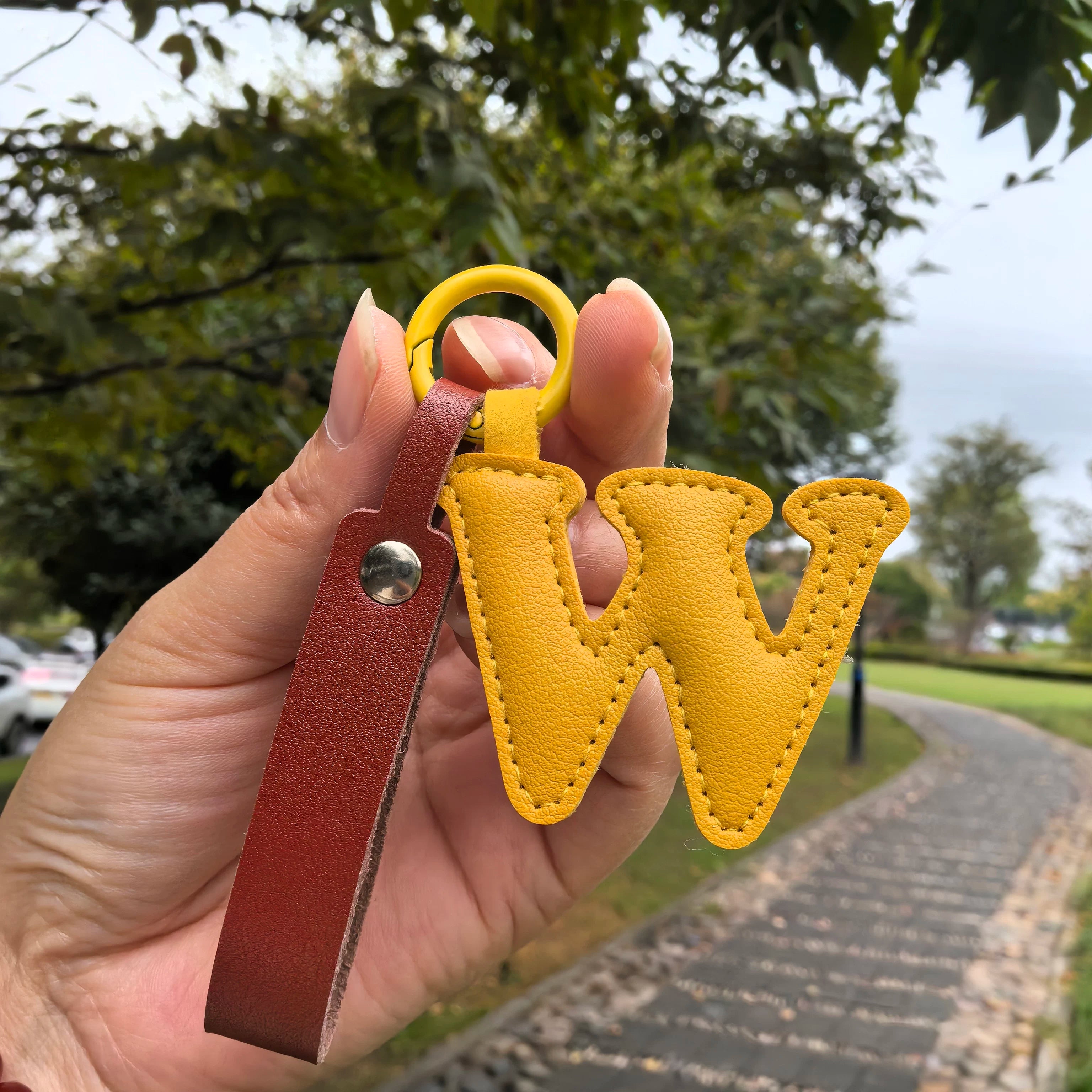 Şokoladlı İngilis hərfli açar zənciri avtomobil açar zənciri çantası aksesuarı mobil telefon cazibəsi ST