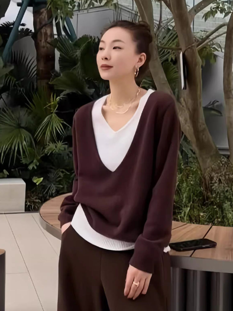 Colorful faux two-piece V-neck knit sweater, ideal for fall and winter, a casual, versatile, loose-fitting, stylish shirt for women.