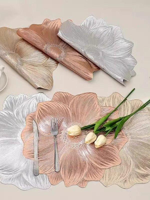 İsti satış kreativ lotus pvc yanmağa qarşı izolyasiya mat qərb qida paspas sürüşməyən suya davamlı yağ placemat otel evdə yuyula bilər