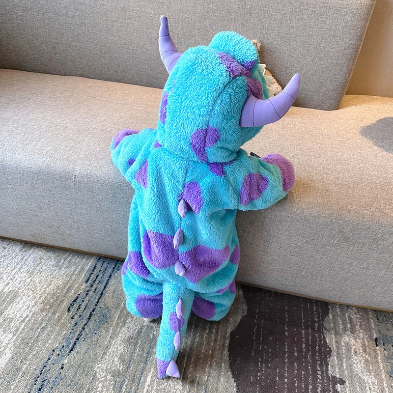 Körpə alt paltarları, payız və qış geyimləri, payız geyimləri, bədheybət və gülməli payız və qış açıq hava geyimləri, yeni doğulmuş körpə qış geyimləri, tuflilər