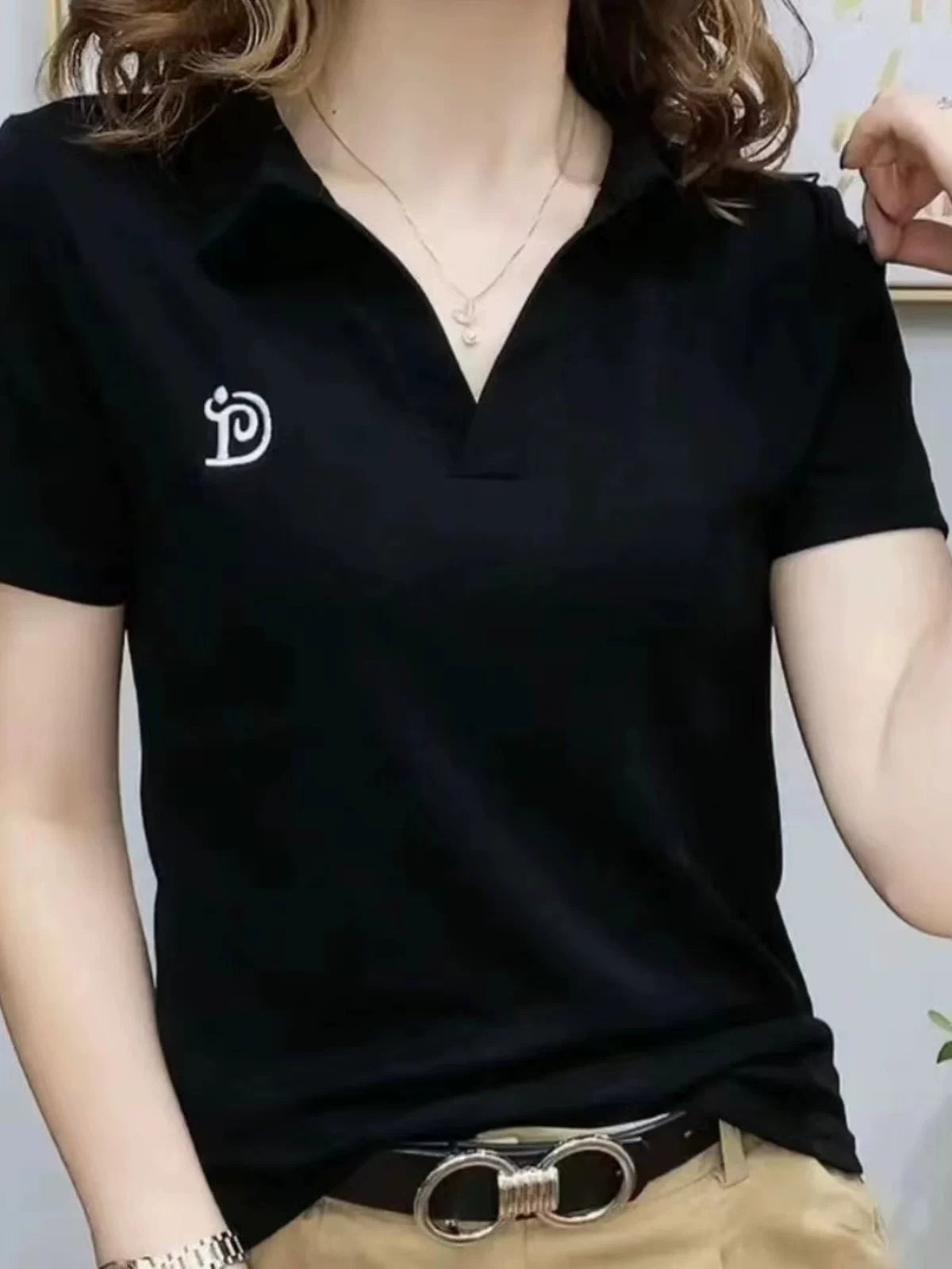 Ananın polo köynəyi yaxa qısaqol köynək qadın yeni yay tərzi boş və qəşəng böyük ölçülü arıqlayan top yaş azaldılması üçün