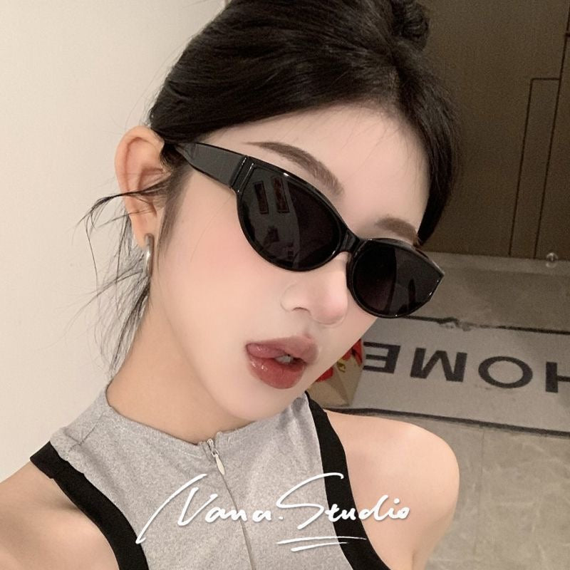 Jennie'nin qadınlar üçün eyni üslublu gün eynəyi, retro hottie, pişik gözlü kiçik çərçivəli eynəklər, polarizasiyalı anti-UV gün eynəyi, kiçik üz