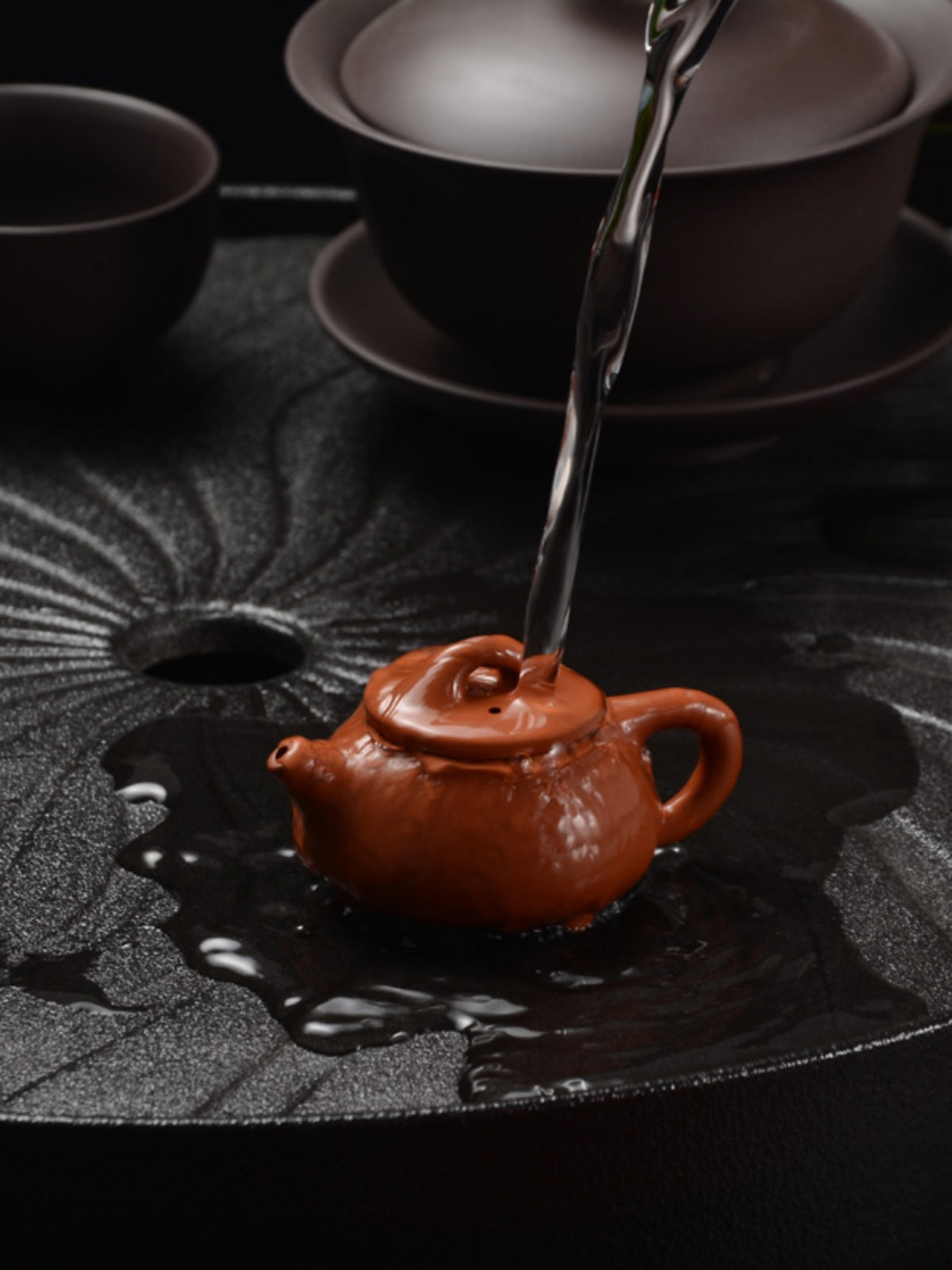 Butik çay heyvanı bəzəkləri mini bənövşəyi gil qablar, kiçik cib barmaq ucu qablar, çay oyuncaqları, çay dəstləri, çay masaları, kunq fu çay dəstləri saxlaya bilər.