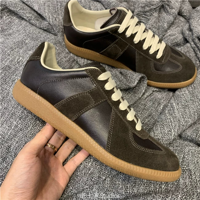 Laoqi Family Soul Edition German Training Shoes, 2025 New Style, White Flat Genuine Leather Fashion Sports Couple Shoes