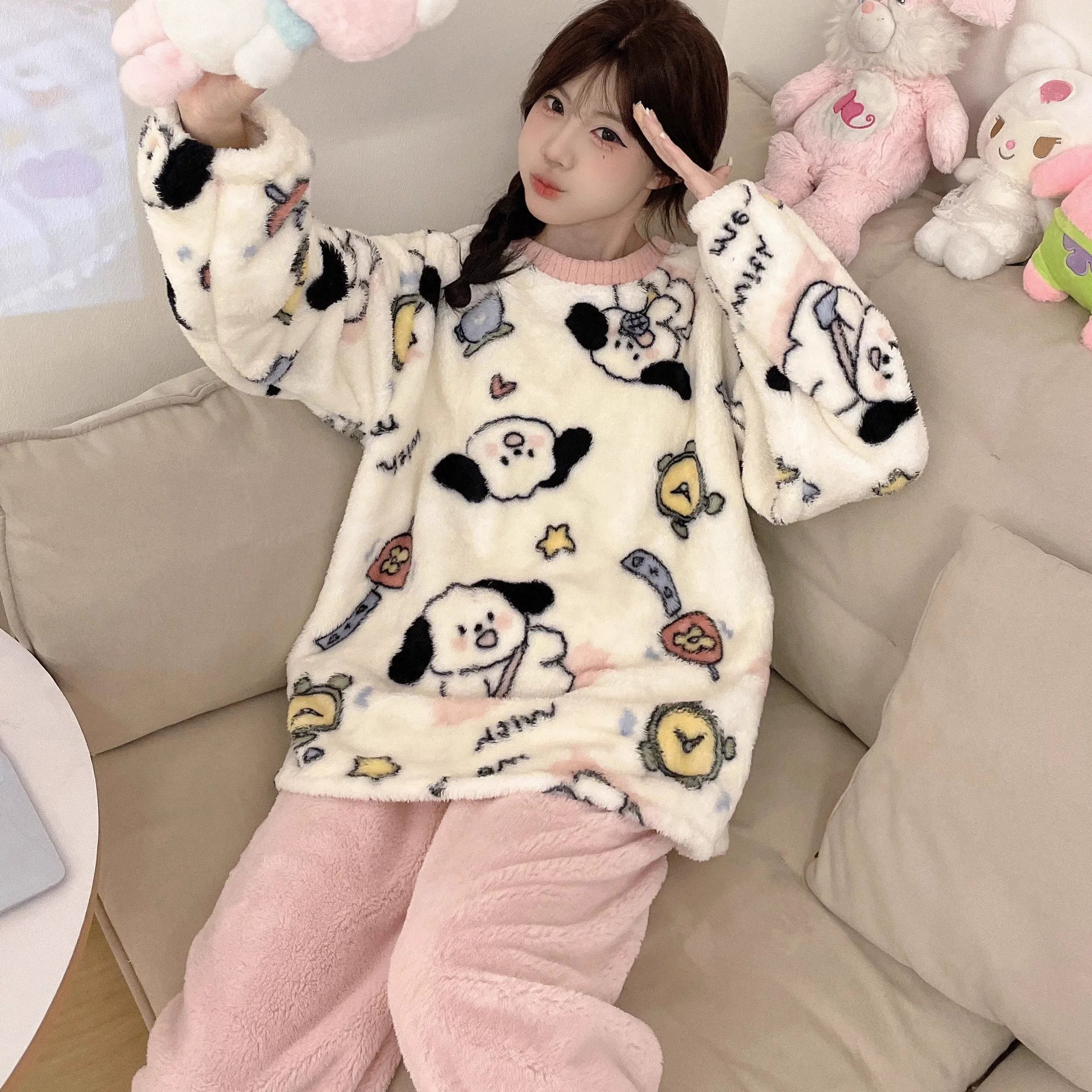 Cizgi filmi boz və qara pişik qış yeni mərcan yunlu pijama qadın yun astarlı və qalınlaşmış tələbə flanel ev geyimi xarici geyimlər