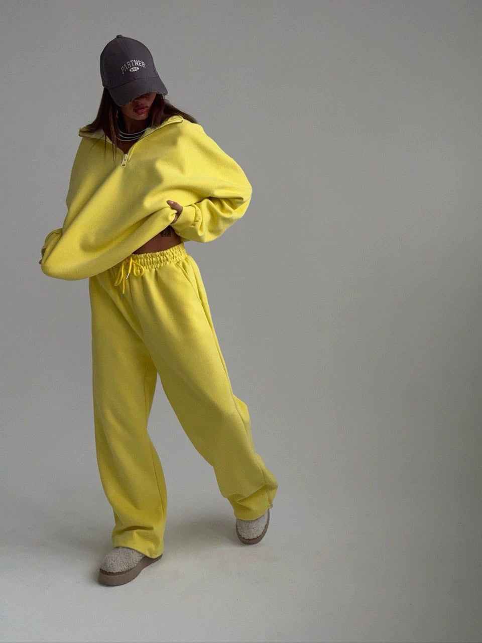 European and American style loose, half-zip shirt and pants set