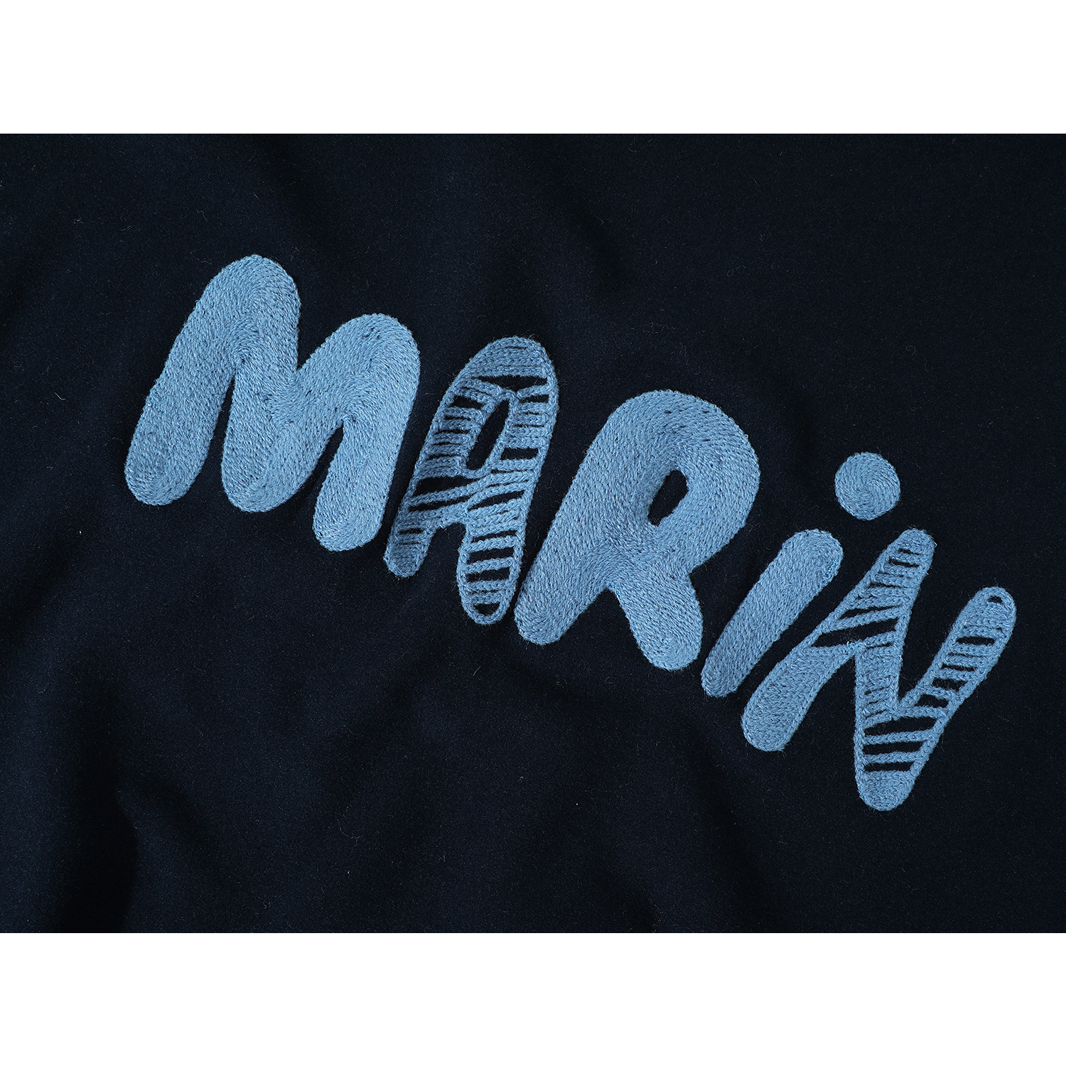 Cholisa Koreyalı Qəşəng Yüksək Bəzəkli Sviter Dəsti, Şal Topu və Yüksək Belli Kəsik Ətəklə - Qadınlar üçün Payız/Qış Üç Hissəli Dəst