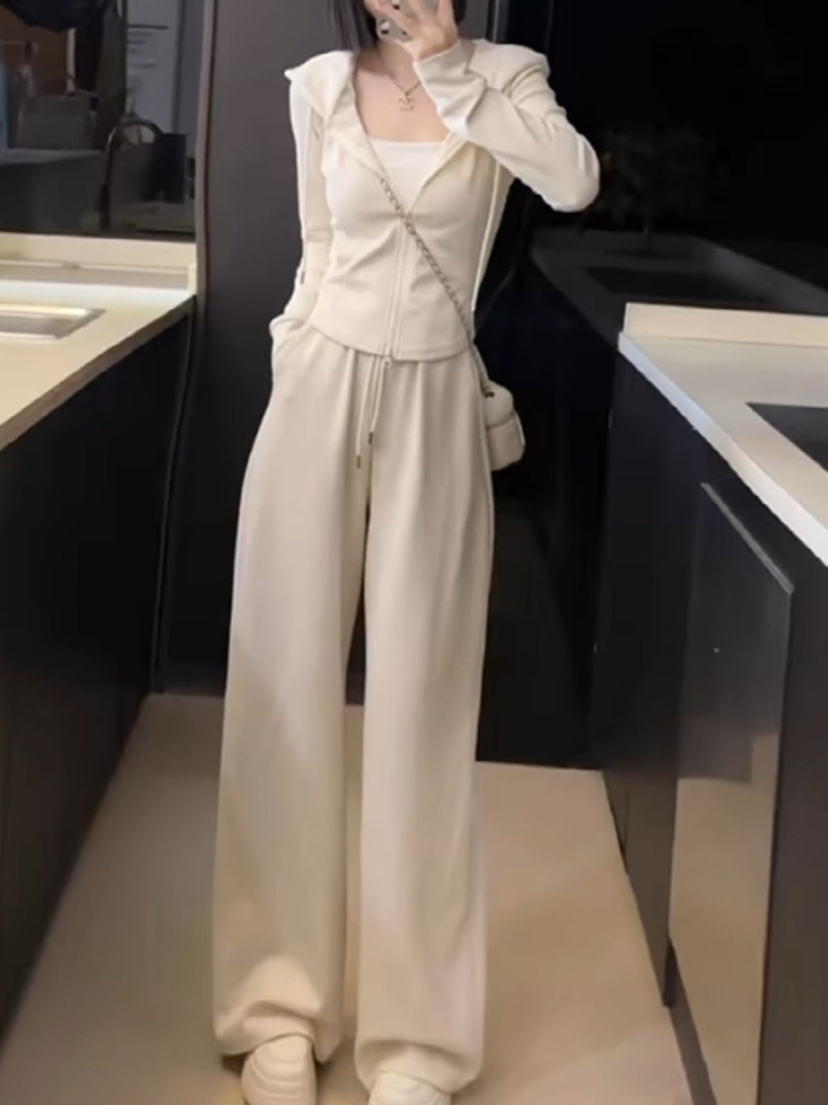 Qadın İdman Gündəlik Dəsti, Yaz 2026 Yeni Gəliş, Böyük Ölçülü, Arıqladıcı, Kapüşonlu Sviter və Geniş Ayaqlı Şalvar İki Hissəli Dəst