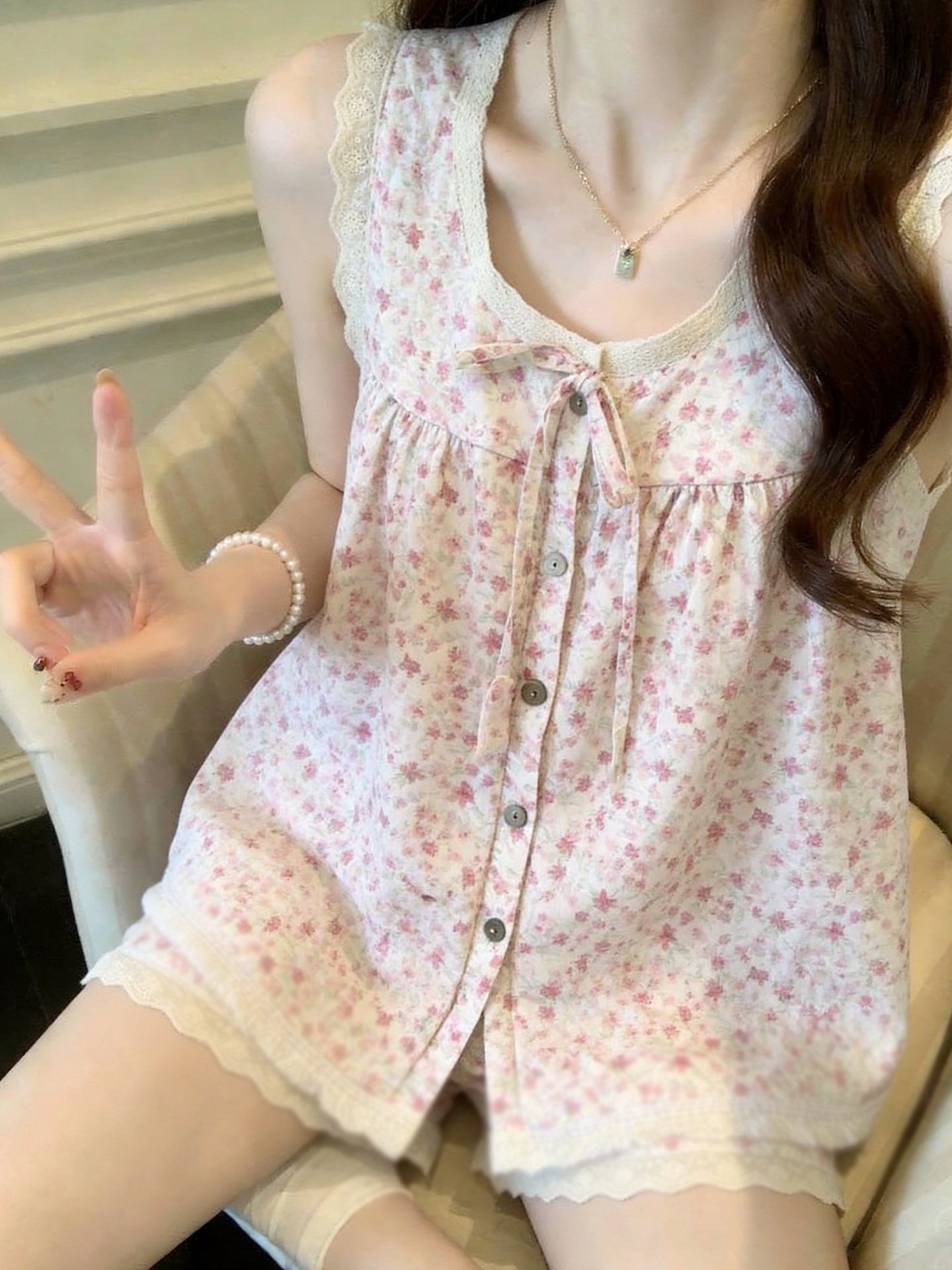 Qadınlar üçün qolsuz jilet pijama Yay Tianyunduo pambıq sinə yastığı ilə 2026 yeni şirin çiçəkli tələbə ev paltarı