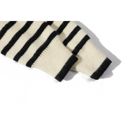 Cholisa-nın payız və qış üçün dəbli və özünəməxsus qırmızı zolaqlı qısa toxunma sviteri bu il dəbdədir.