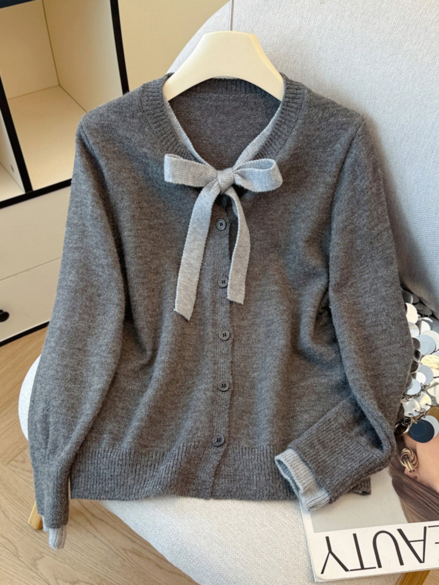 Payız və qış üçün geniş və rahat toxunma üslubda, qalstuklu, Koreya üslubunda iki hissəli sviter kardiqan.