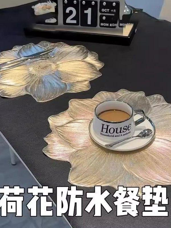 İsti satış kreativ lotus pvc yanmağa qarşı izolyasiya mat qərb qida paspas sürüşməyən suya davamlı yağ placemat otel evdə yuyula bilər