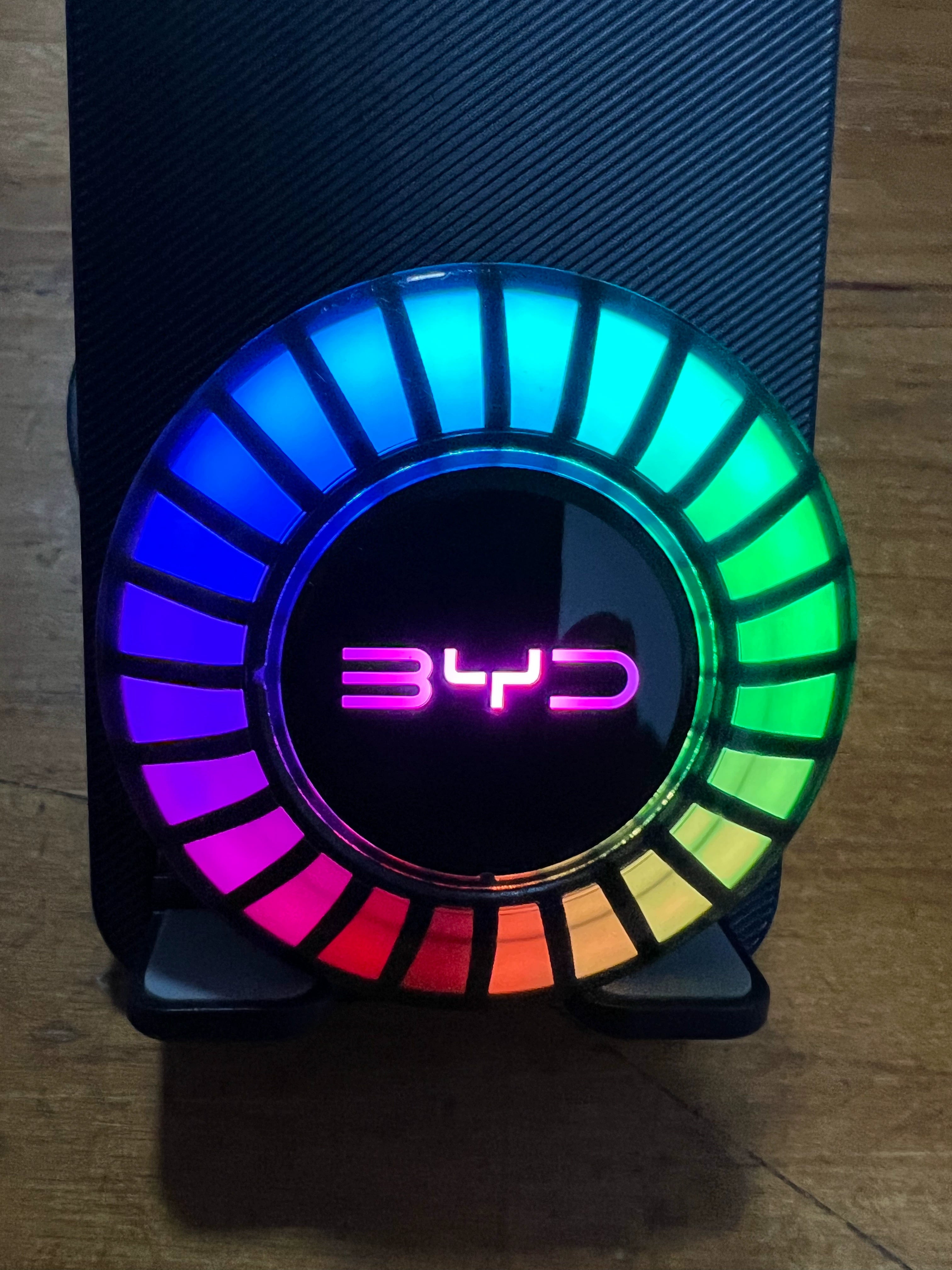 Yeni Təkmilləşdirmə Maqnit Emiş RGB Avtomobil Səsli İdarəetmə Pikap Mühit İşığı Ağıllı Avtomobil Havalandırma Ritmi İşıqlı Dekorasiya