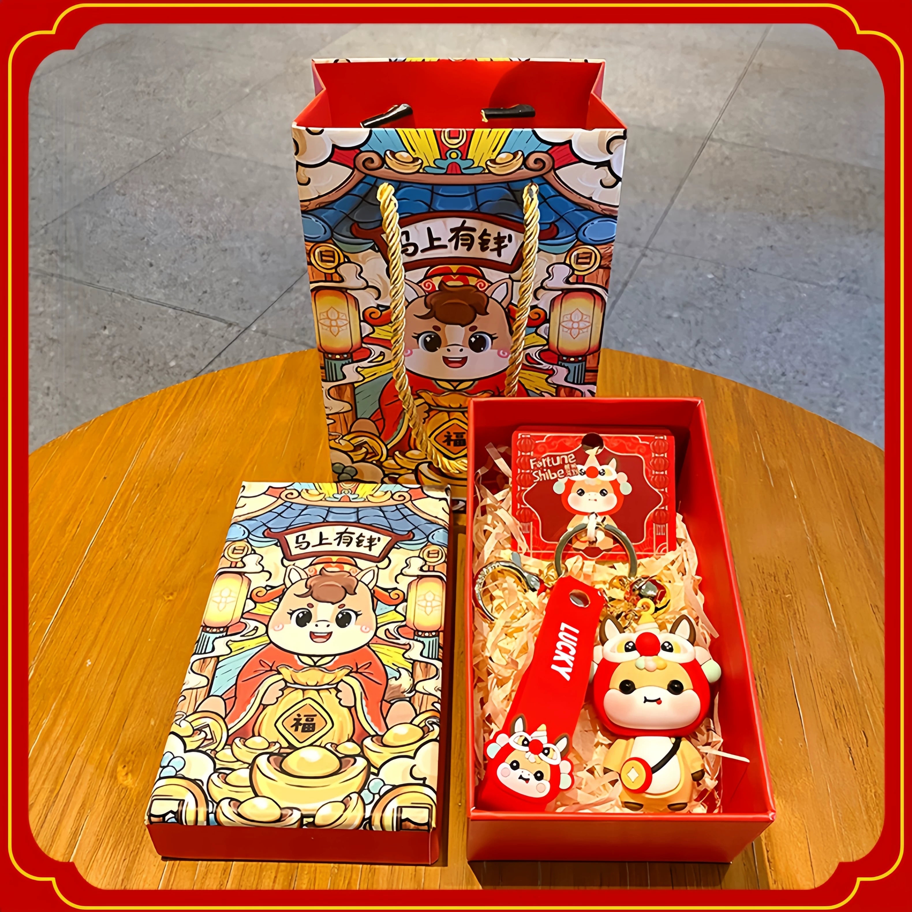 At ili üçün 2025 Yeni il hədiyyəsi - Qadınlar üçün avtomobil açarlığı/açarlıq və kişilər üçün sırt çantaları