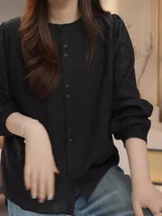 2026-cı ilin yazı üçün mükəmməl olan, böyük ölçülü, şık, gənclik üçün tikmə ilə bəzədilmiş uzunqollu köynək. Boş formada, unikal və gözəl.