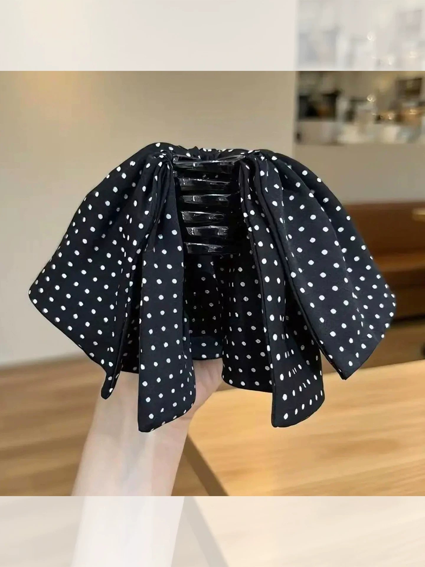 Yüngül lüks üslublu polka nöqtəli mini yubka saç klipi at quyruğu klipi 2025 qadınlar üçün yeni yüksək səviyyəli tam arxa baş tutma klipi